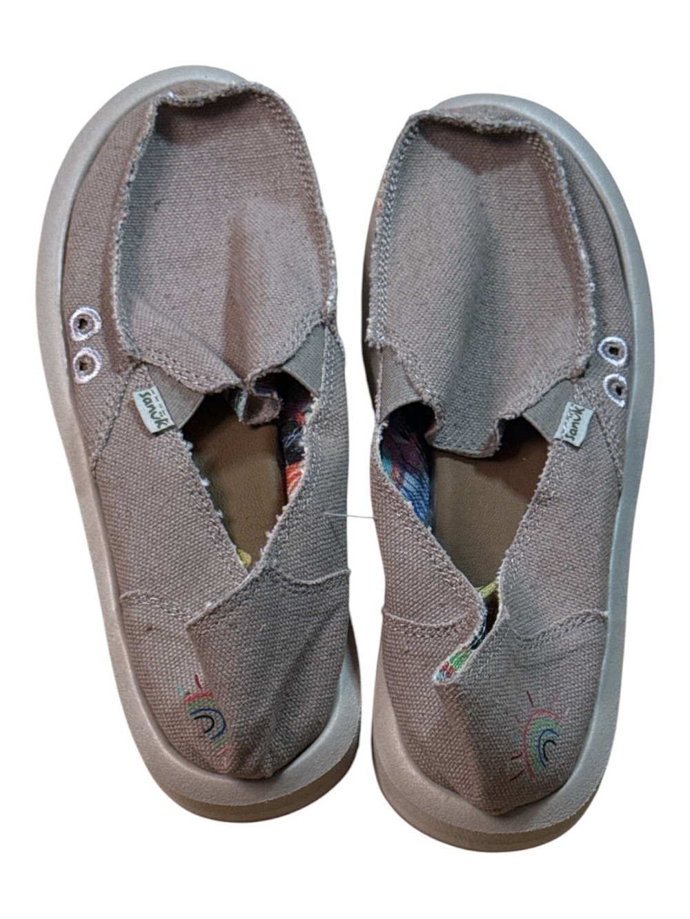 Sanuk Taupe Slip-On Ankle Shoes with rainbows on the heels size 7 NWT - Picture 2 of 5